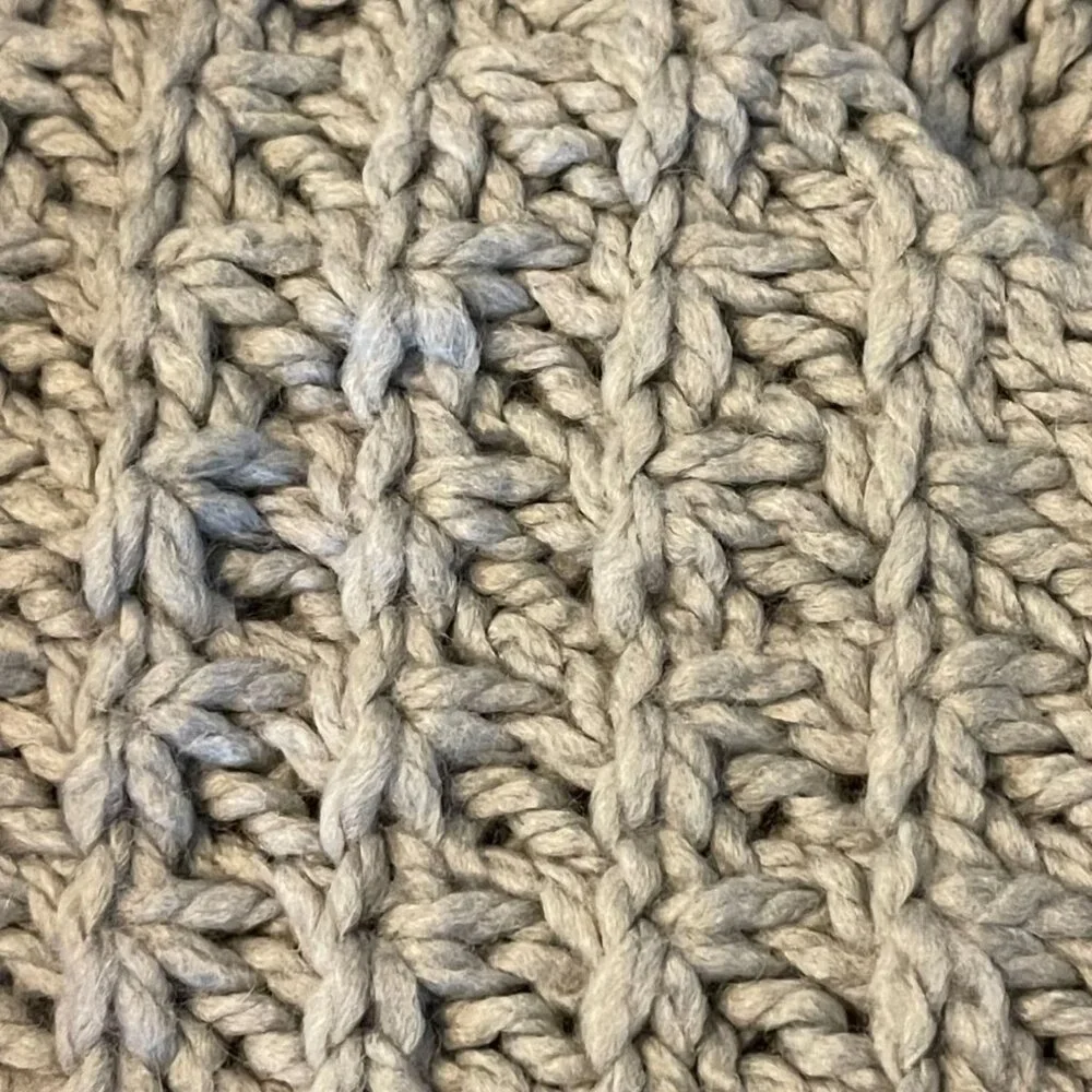 Ann Taylor Chunky Knit gray Scarf  Fringe Design wool cozy scarf fall‎ accessory
